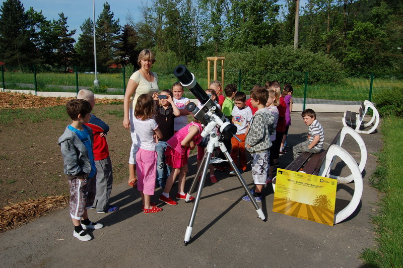 Slnko svieti pre všetkých - na slovenských a českých školách